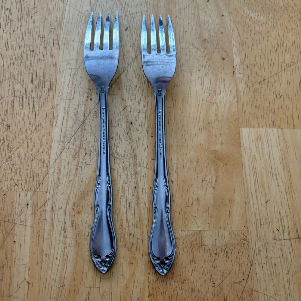 Oneida Homestead Stainless Simeon L‎ & George H Rogers LTD 2 Dinner Forks Replac